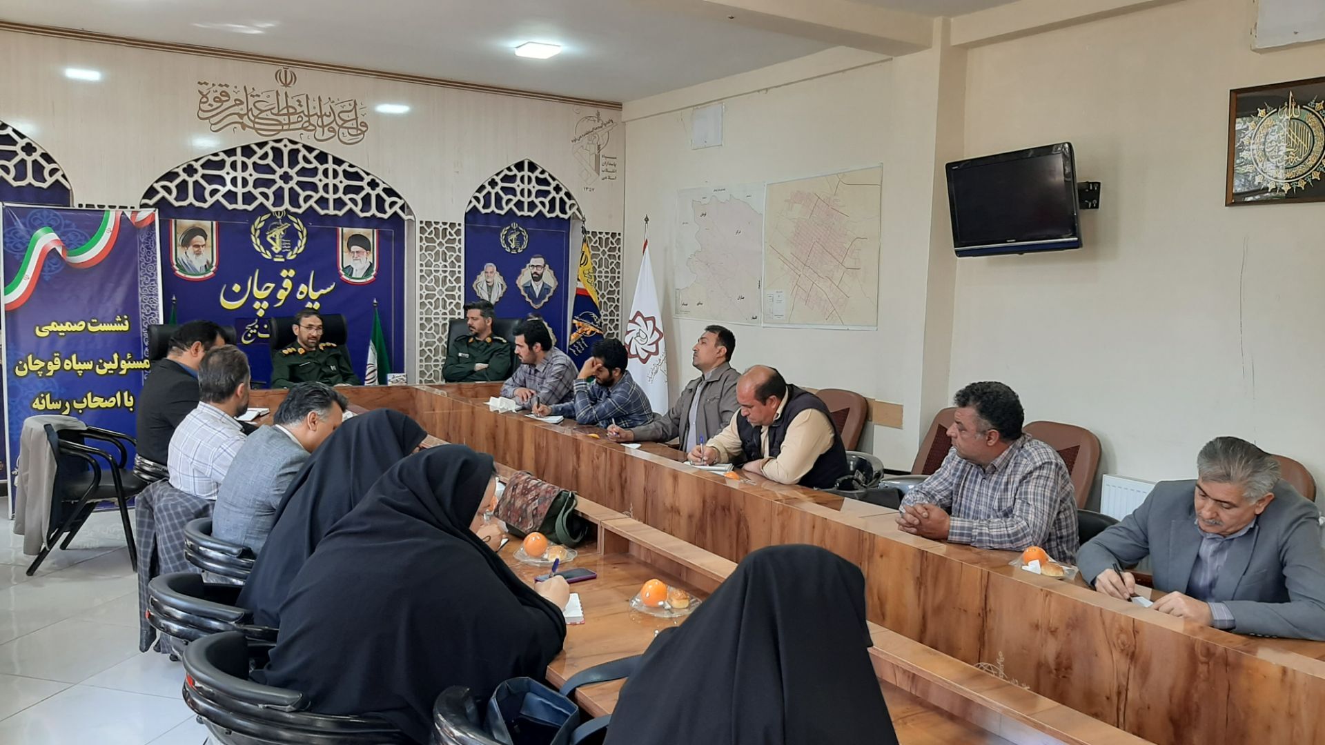 نشست صمیمی فرمانده سپاه قوچان با اصحاب رسانه به مناسبت سالروز تأسیس سپاه نشست صمیمی فرمانده سپاه قوچان با اصحاب رسانه به مناسبت سالروز تأسیس سپاه