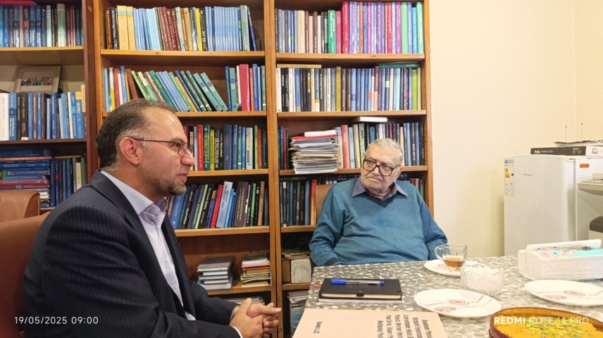 تقدیر رئیس سازمان بسیج علمی از چهره ماندگار فیزیک ایران تقدیر رئیس سازمان بسیج علمی از چهره ماندگار فیزیک ایران