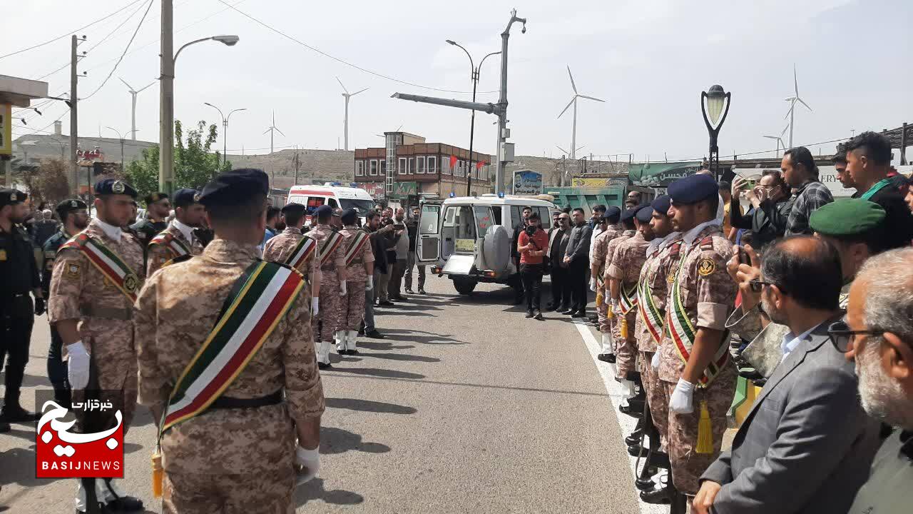 پیکر یک شهید گمنام در منجیل تشییع شد پیکر یک شهید گمنام در منجیل تشییع شد