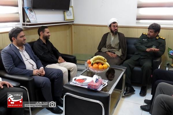 تجلیل رئیس شورا و شهردار کنگان از فرمانده سپاه کنگان تجلیل رئیس شورا و شهردار کنگان از فرمانده سپاه کنگان