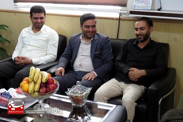 تجلیل رئیس شورا و شهردار کنگان از فرمانده سپاه کنگان تجلیل رئیس شورا و شهردار کنگان از فرمانده سپاه کنگان