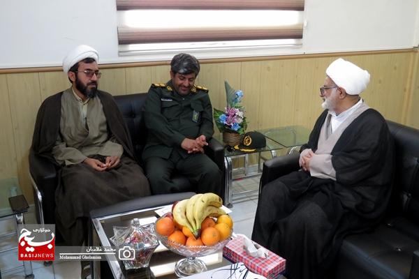 دیدار امام جمعه کنگان با فرمانده سپاه این شهرستان دیدار امام جمعه کنگان با فرمانده سپاه این شهرستان