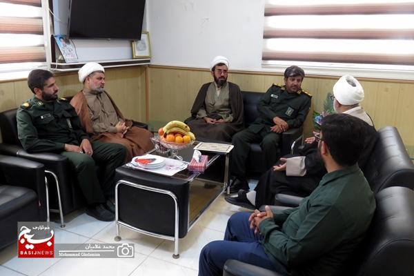 دیدار امام جمعه کنگان با فرمانده سپاه این شهرستان دیدار امام جمعه کنگان با فرمانده سپاه این شهرستان