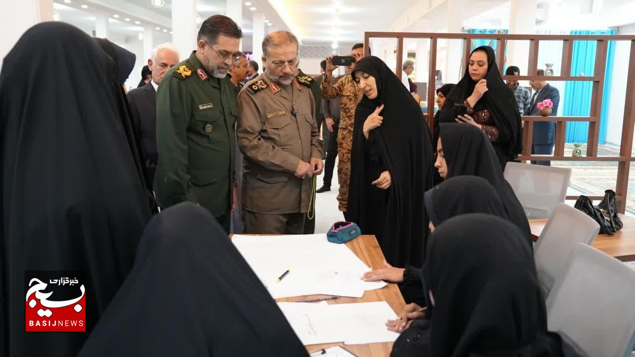 افتتاح پاتوق دخترانه ریحان یزد با حضور سردار سلیمانی