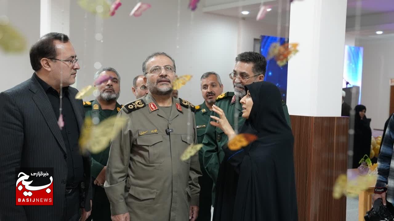 افتتاح پاتوق دخترانه ریحان یزد با حضور سردار سلیمانی
