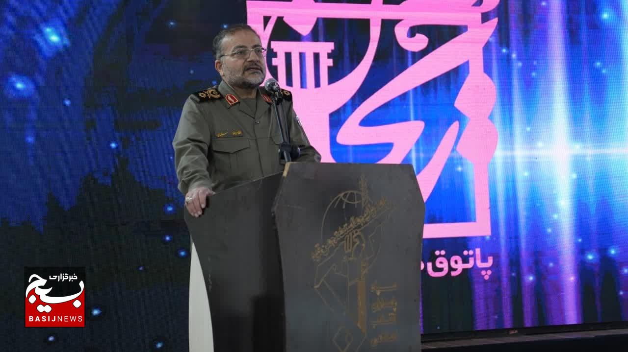 افتتاح پاتوق دخترانه ریحان یزد با حضور سردار سلیمانی