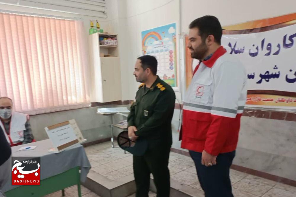 اجرای کاروان سلامت در مدرسه حاج زرگرها شهرستان ملایر