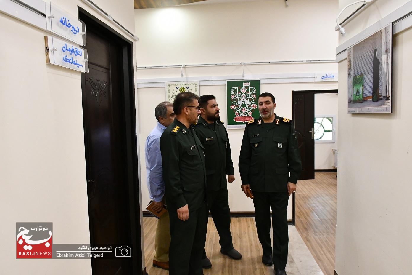 بازدید فرمانده سپاه فتح از مرکز آفرینش های هنری بسیج بازدید فرمانده سپاه فتح از مرکز آفرینش های هنری بسیج