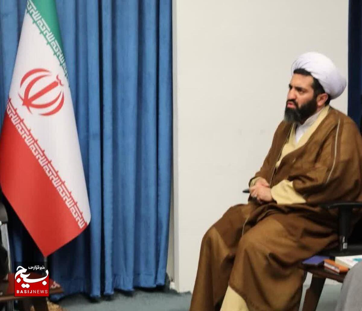 امام خمینی(ره)؛ نماد مقاومت و استقلال برای جوانان است