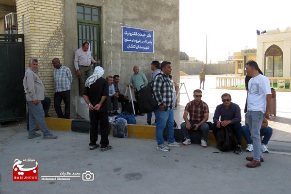 اعزام کاروان ۴۰۰ نفره کنگان به مراسم ارتحال امام خمینی (ره) اعزام کاروان ۴۰۰ نفره کنگان به مراسم ارتحال امام خمینی (ره)