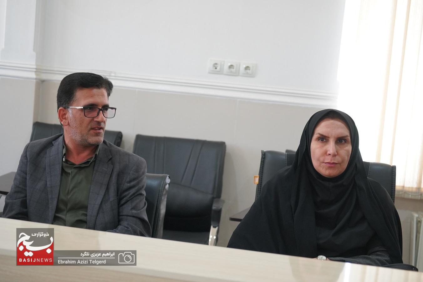 بررسی طرح خدمات دهی به خبرنگاران در هیئت اندیشه ورز بسیج رسانه استان بررسی طرح خدمات دهی به خبرنگاران در هیئت اندیشه ورز بسیج رسانه استان