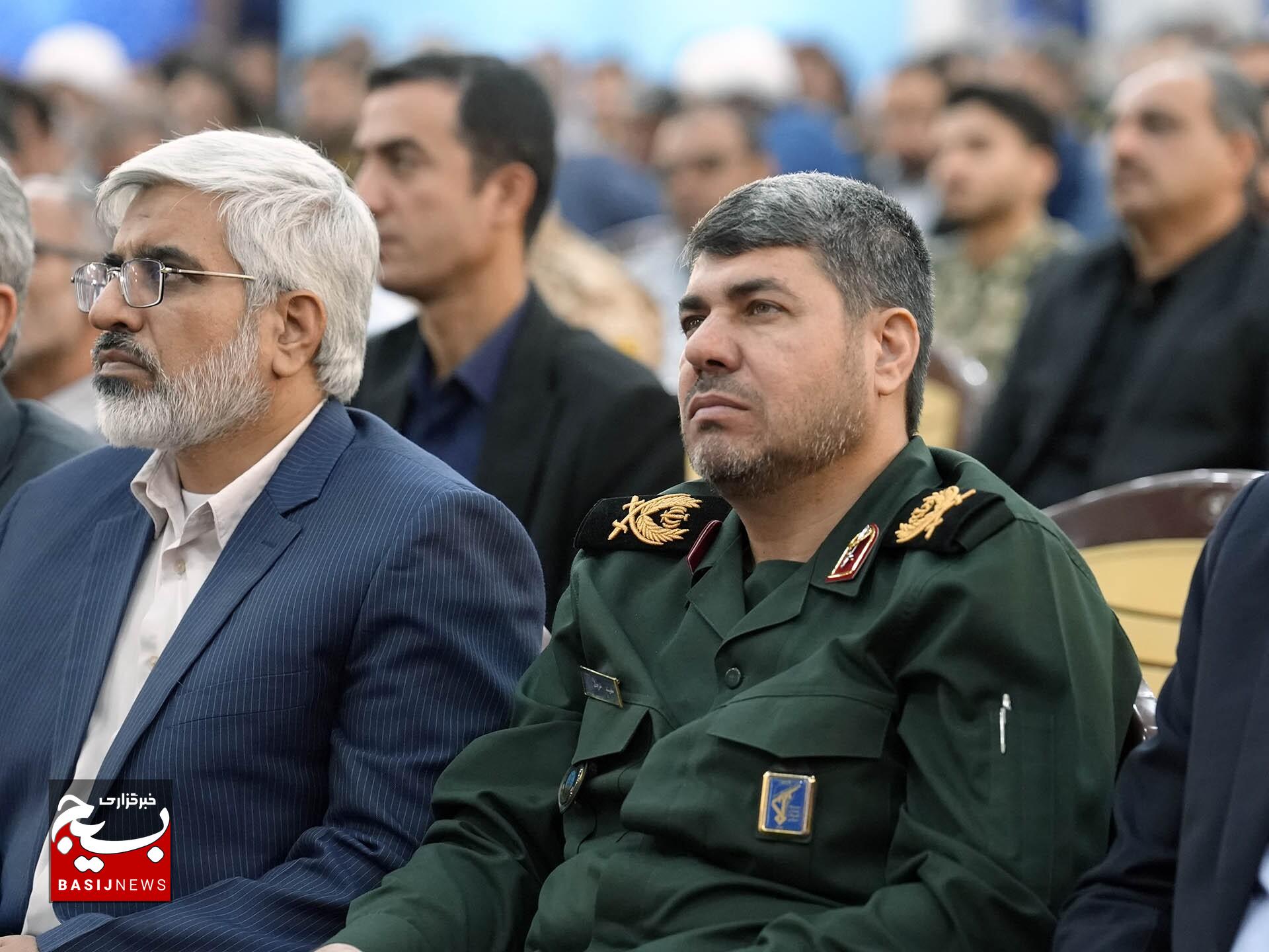 روحیه خدمتگزاری، الگویی برای مسئولان و مدیران باشد روحیه خدمتگزاری، الگویی برای مسئولان و مدیران باشد