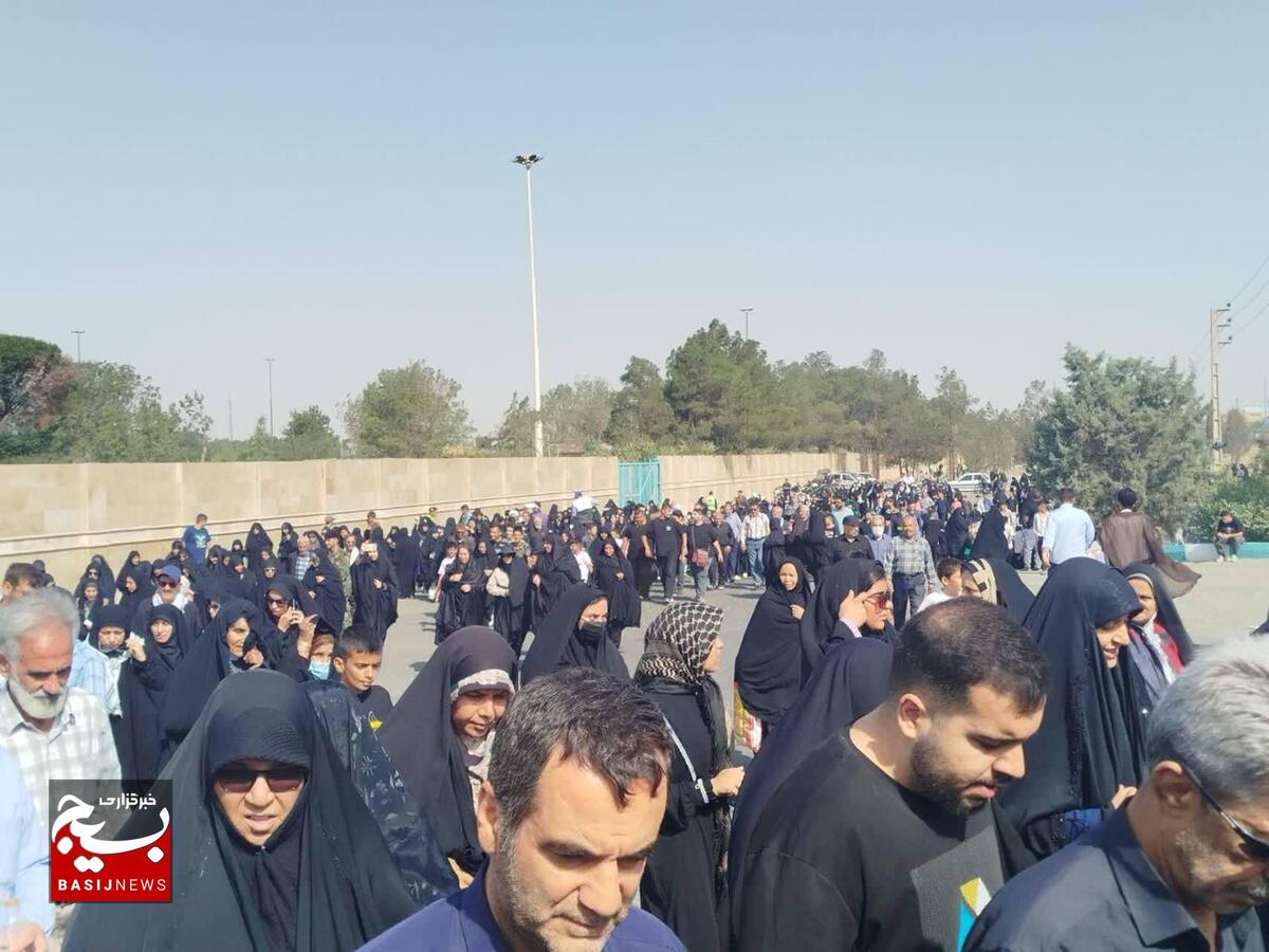 حضور ۶ هزار زائر قزوینی در سی و ششمین سالگرد ارتحال امام‌خمینی(ره)+عکس