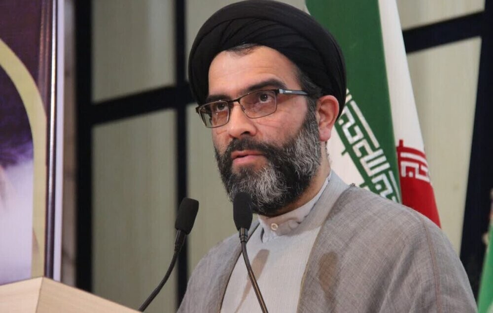 مراقب جریان نفوذی دشمن باشید مراقب جریان نفوذی دشمن باشید