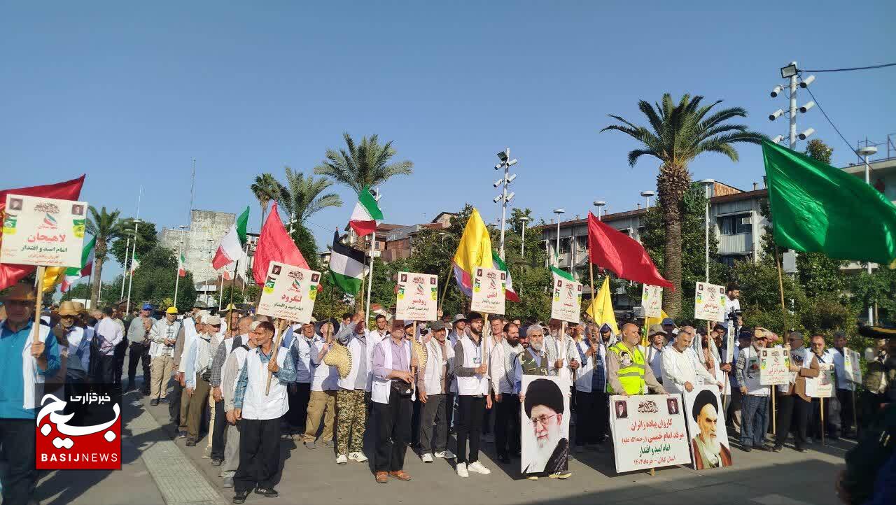 ملت ایران عزت و استقلال خود را از امام(ره) به یادگار دارد ملت ایران عزت و استقلال خود را از امام(ره) به یادگار دارد