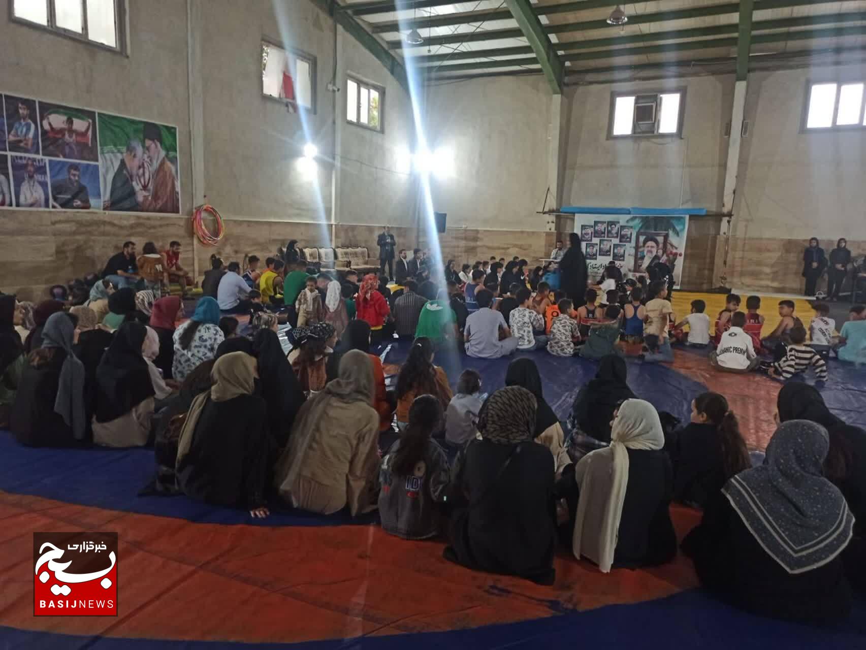 محفل قرآنی و تجلیل از قهرمانان ورزشی شهرستان البرز برگزار شد محفل قرآنی و تجلیل از قهرمانان ورزشی شهرستان البرز برگزار شد