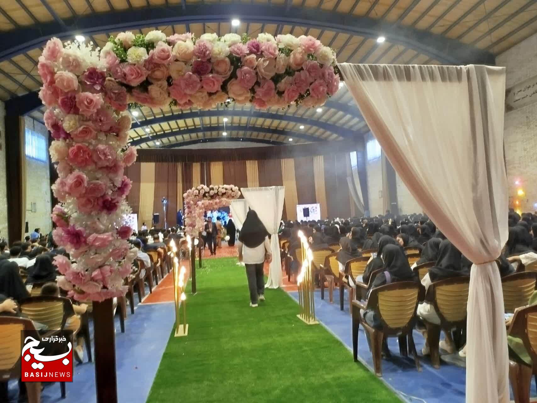 برگزاری جشن ازدواج دانشجویی ۵۰ زوج بروجردی 