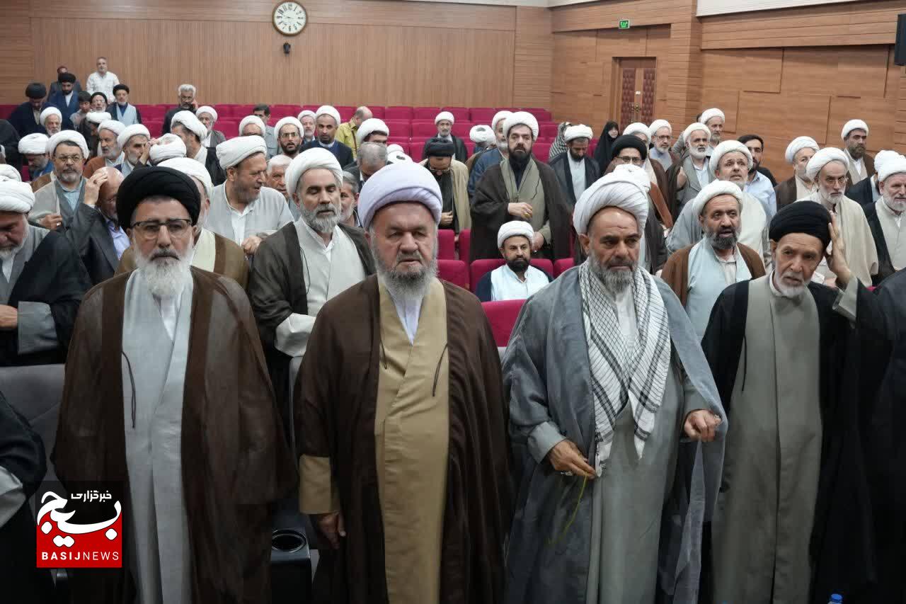 روحانیت انقلابی، با بصیرتشان فرماندهان جنگ را تربیت کردند/ امروز جغرافیای اعتقادی ما هدف دشمن است روحانیت انقلابی، با بصیرتشان فرماندهان جنگ را تربیت کردند/ امروز جغرافیای اعتقادی ما هدف دشمن است