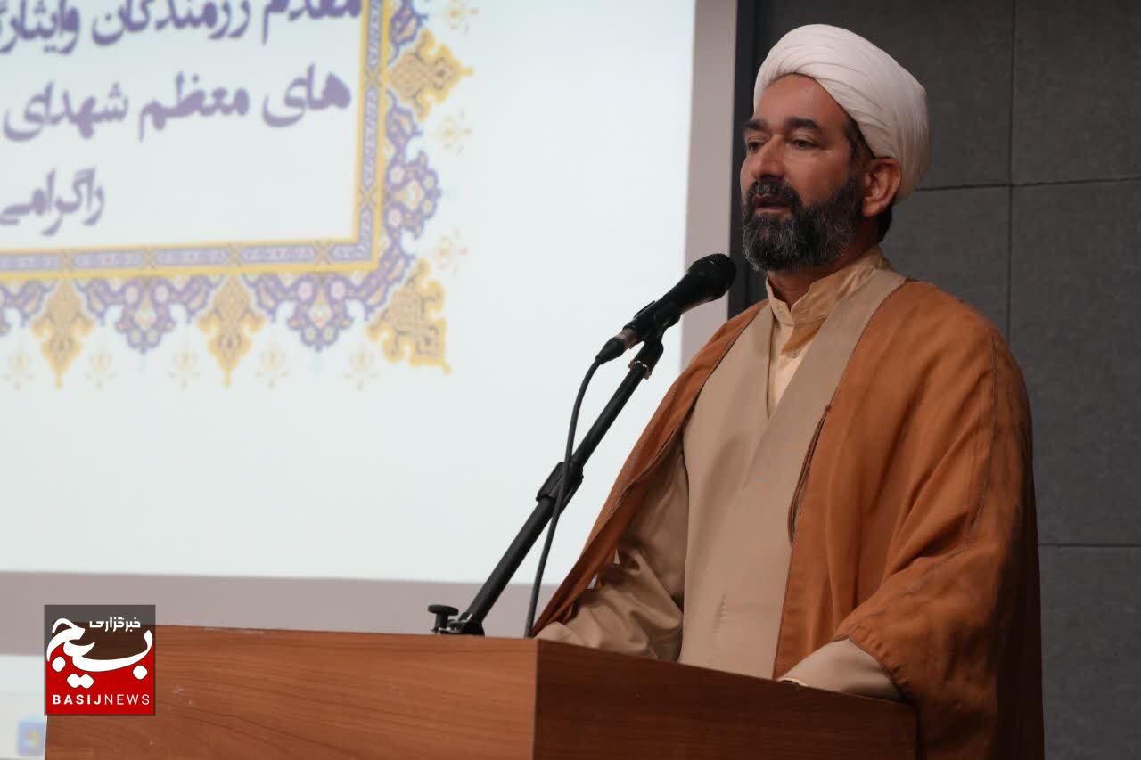 روحانیت انقلابی، با بصیرتشان فرماندهان جنگ را تربیت کردند/ امروز جغرافیای اعتقادی ما هدف دشمن است روحانیت انقلابی، با بصیرتشان فرماندهان جنگ را تربیت کردند/ امروز جغرافیای اعتقادی ما هدف دشمن است