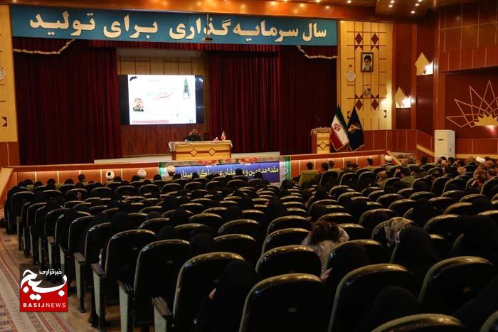 پایگاههای بسیج الگوی موفق در مردمسالاری دینی هستند. پایگاههای بسیج الگوی موفق در مردمسالاری دینی هستند.