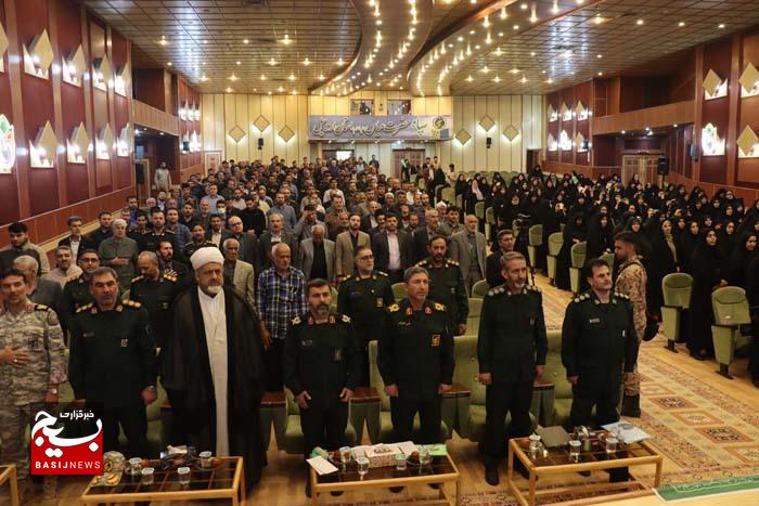 پایگاههای بسیج الگوی موفق در مردمسالاری دینی هستند. پایگاههای بسیج الگوی موفق در مردمسالاری دینی هستند.