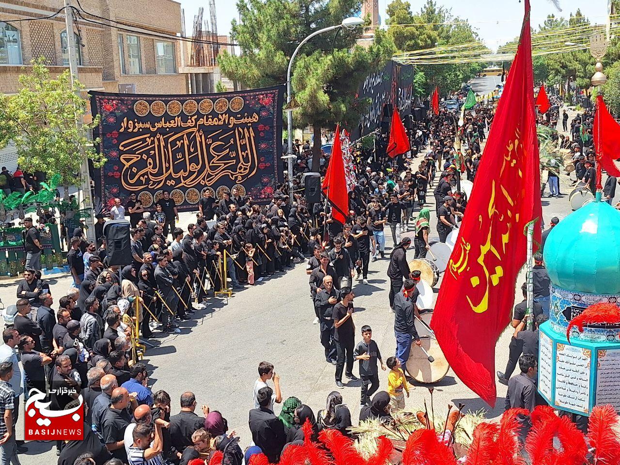 نمایش شور حسینی با عزاداری بیش از ۴۰۰ هیئت مذهبی در سبزوار