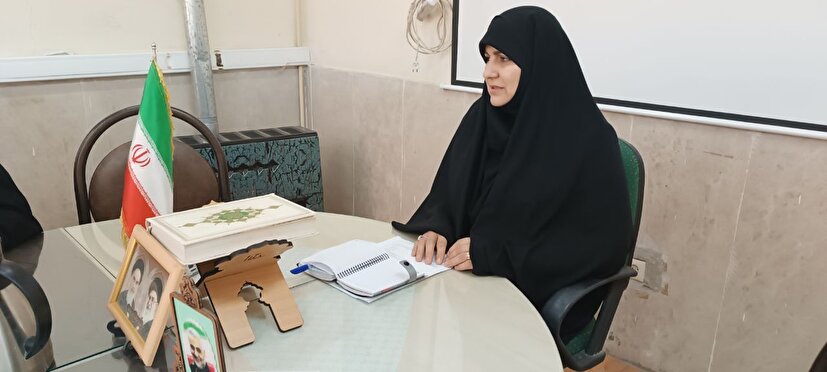 با لشکر زنانه زینبیون، صلابت زنان لرستان را به رخ دشمن میکشیم با لشکر زنانه زینبیون، صلابت زنان لرستان را به رخ دشمن میکشیم