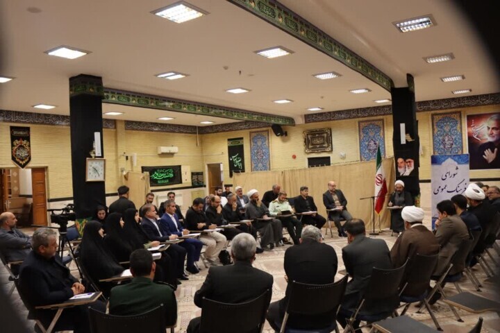 امام جمعه ایلام: وحدت و هوشیاری ملی رمز عبور از تهدیدهای دشمن است