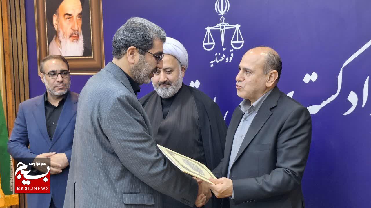 ۵۰ درصد دعاوی قضایی ناشی از اسناد عادی است/۴ میلیون پرونده فاقد سند مالکیت در کشور وجود دارد ۵۰ درصد دعاوی قضایی ناشی از اسناد عادی است/۴ میلیون پرونده فاقد سند مالکیت در کشور وجود دارد