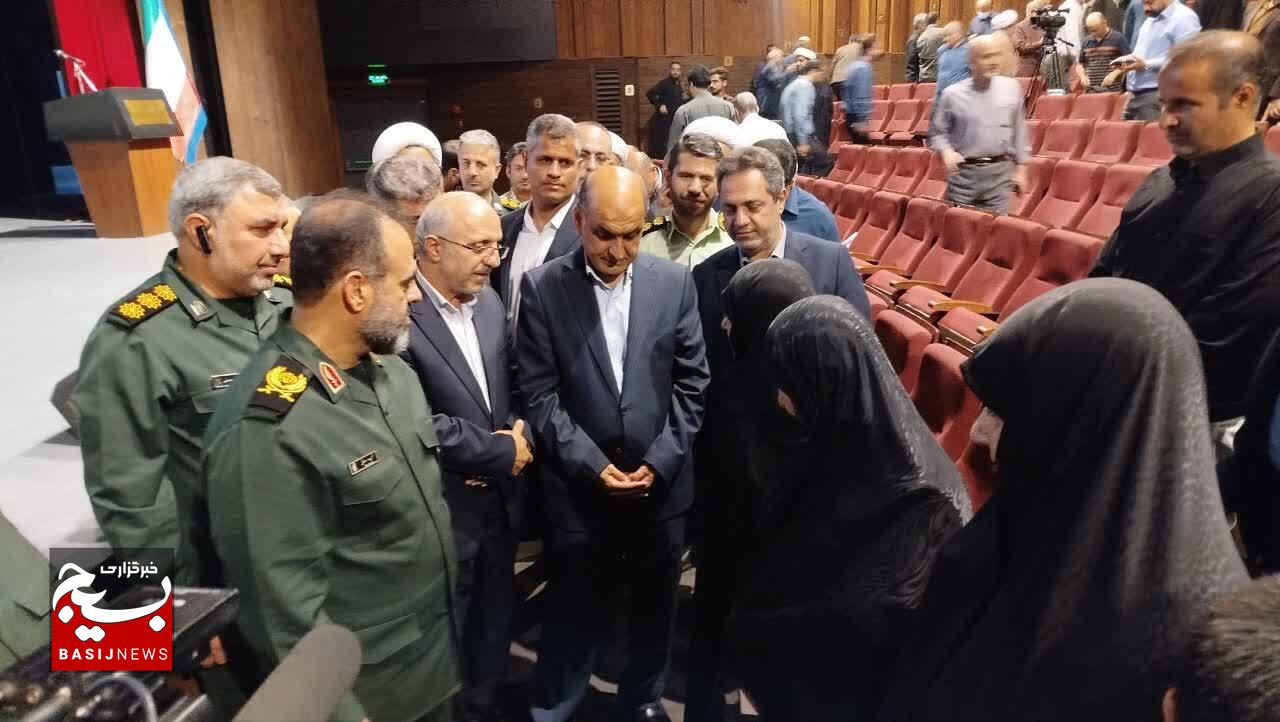 خدمت بیمنت شهیدان، الگویی برای مدیران امروز است خدمت بیمنت شهیدان، الگویی برای مدیران امروز است