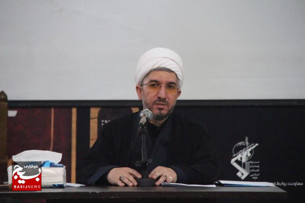 بسیج ملی در سایه هدایت رهبری؛ رمز پیروزی در برابر تجاوز دشمن