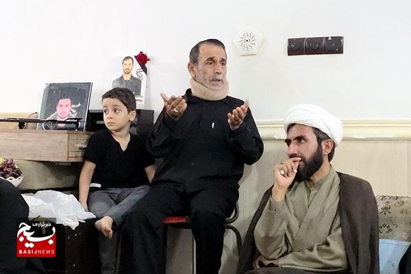 دیدار با خانواده شهید اقتدار در خورموج استان بوشهر دیدار با خانواده شهید اقتدار در خورموج استان بوشهر