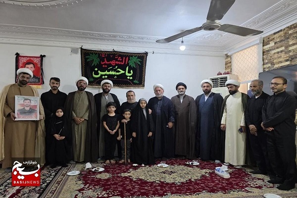 دیدار با خانواده شهید اقتدار در خورموج استان بوشهر دیدار با خانواده شهید اقتدار در خورموج استان بوشهر