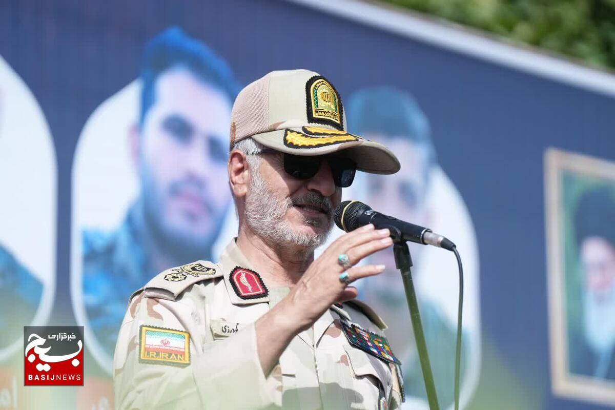 خون شهدا کمر دشمنان را شکسته است