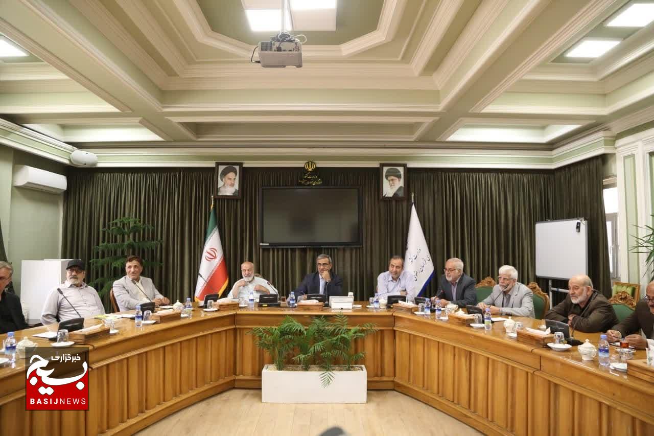 لزوم بهرهگیری از اندیشکدهها برای حل چالشهای کشور و صیانت از سرمایه اجتماعی لزوم بهرهگیری از اندیشکدهها برای حل چالشهای کشور و صیانت از سرمایه اجتماعی