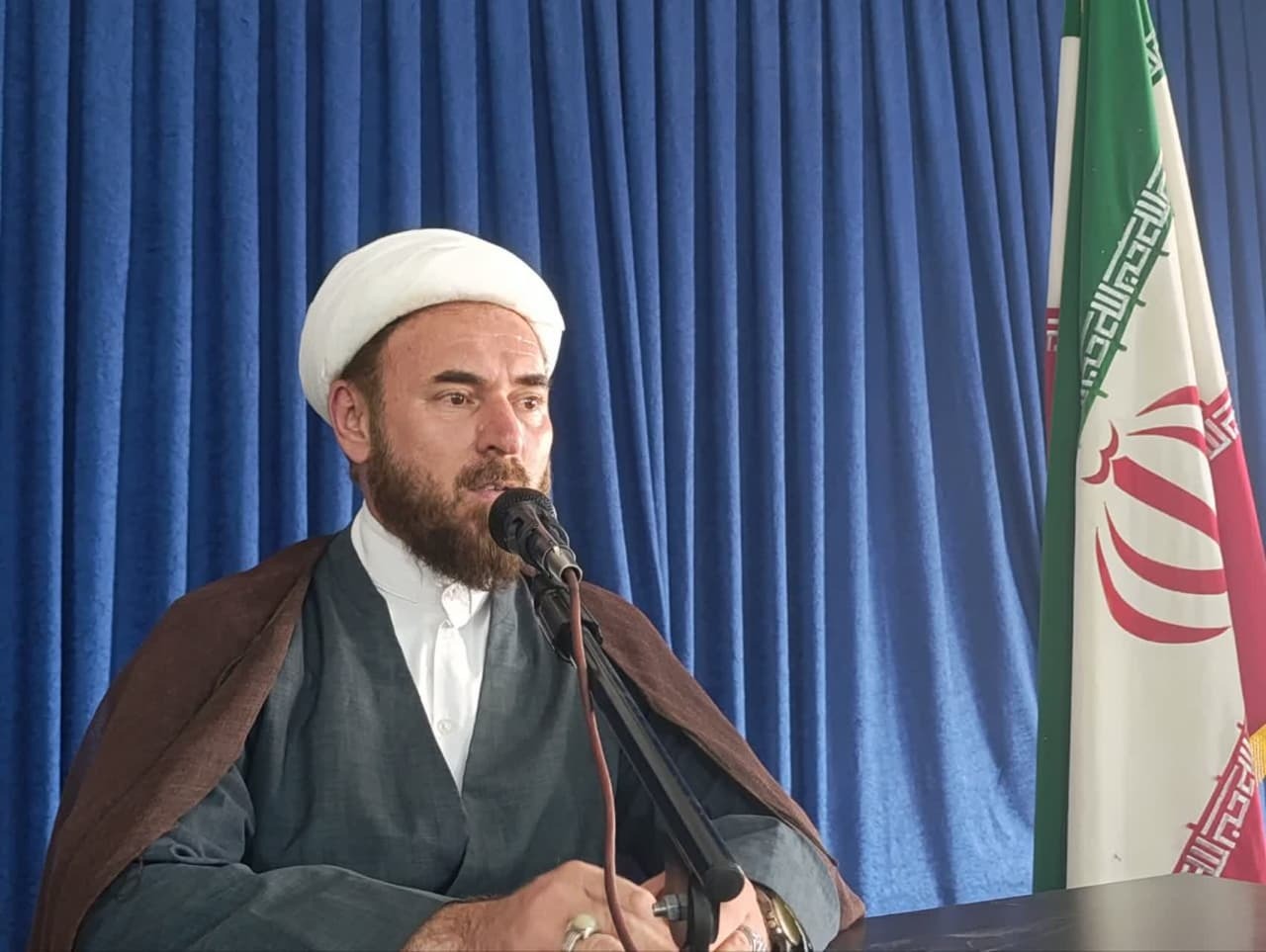 اربعین حسینی را نماد پایندگی قیام عاشورا و نماد زنده نگه داشتن یاد شهدا است اربعین حسینی را نماد پایندگی قیام عاشورا و نماد زنده نگه داشتن یاد شهدا است