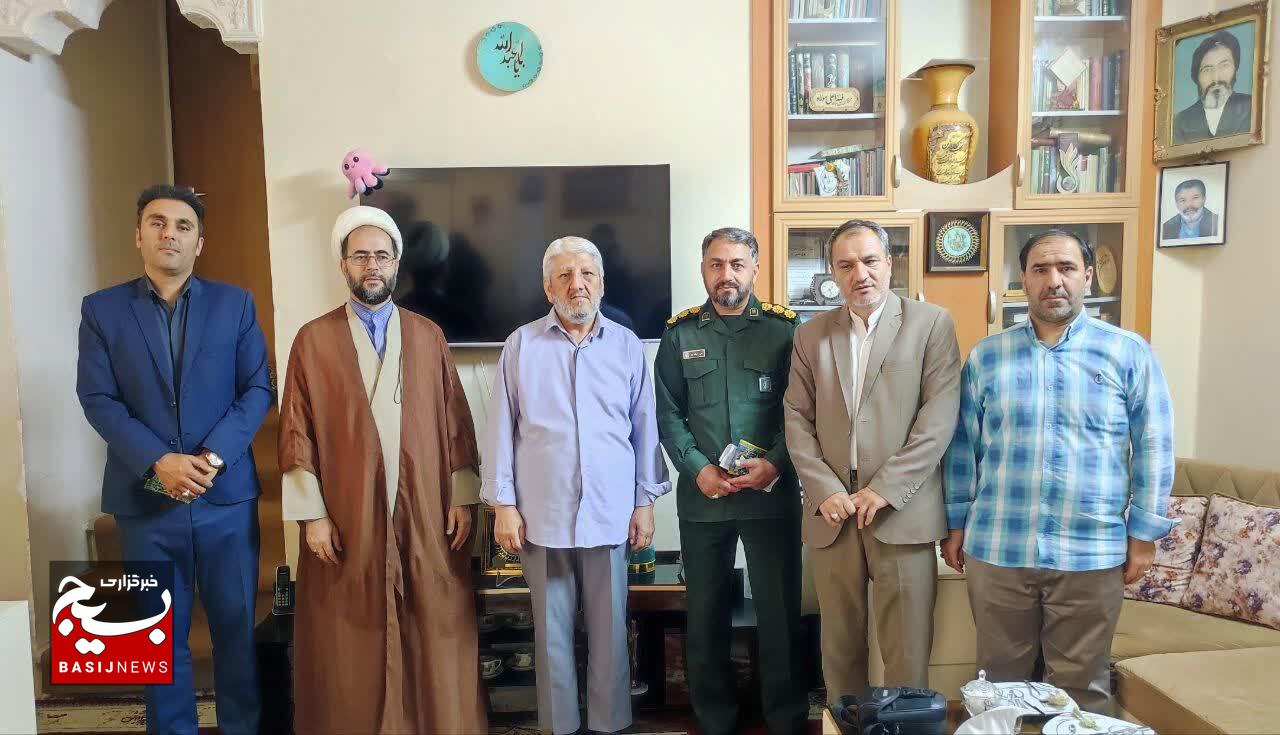 دیدار سرهنگ پاسدار علی نیک یاد با آزادگان و جانبازان دفاع مقدس دیدار سرهنگ پاسدار علی نیک یاد با آزادگان و جانبازان دفاع مقدس