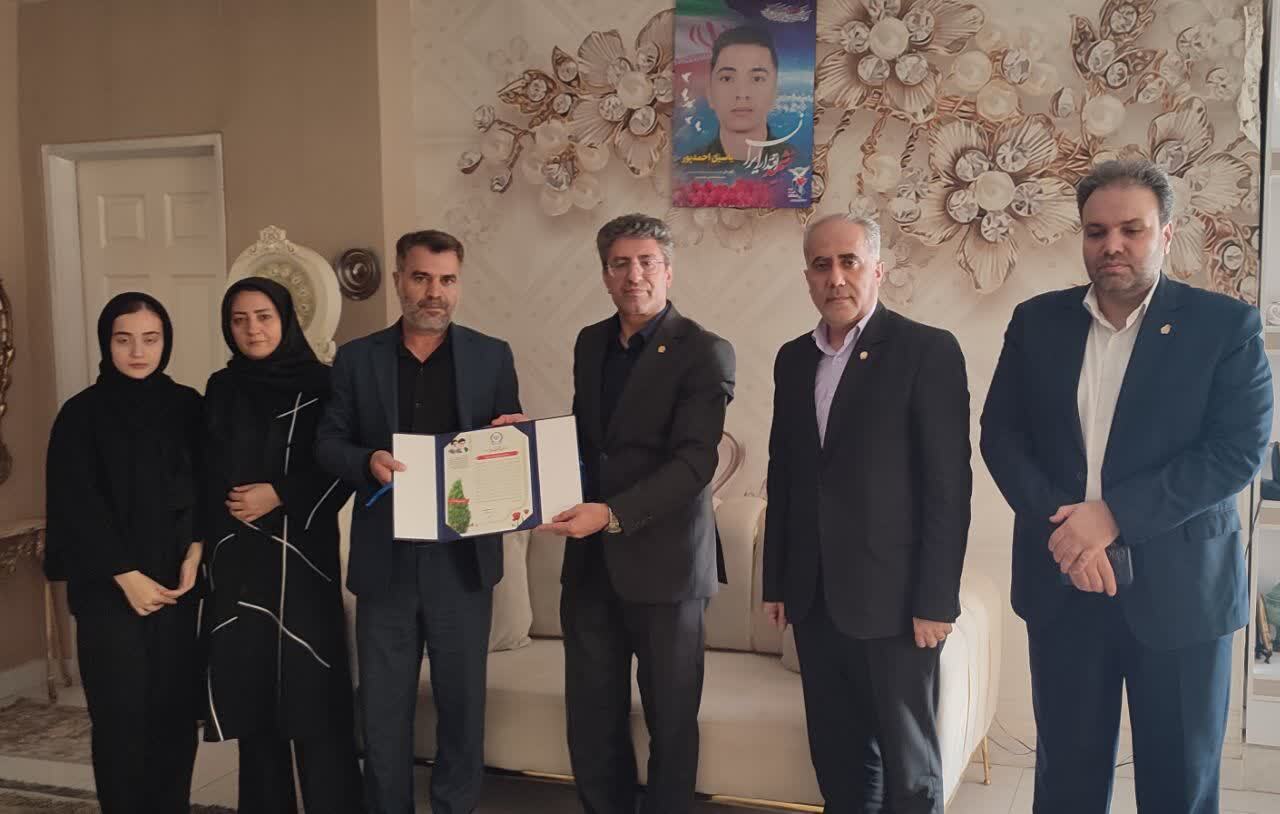 گرامیداشت سالروز بازگشت آزادگان در شعب بانک سپه آذربایجان شرقی 