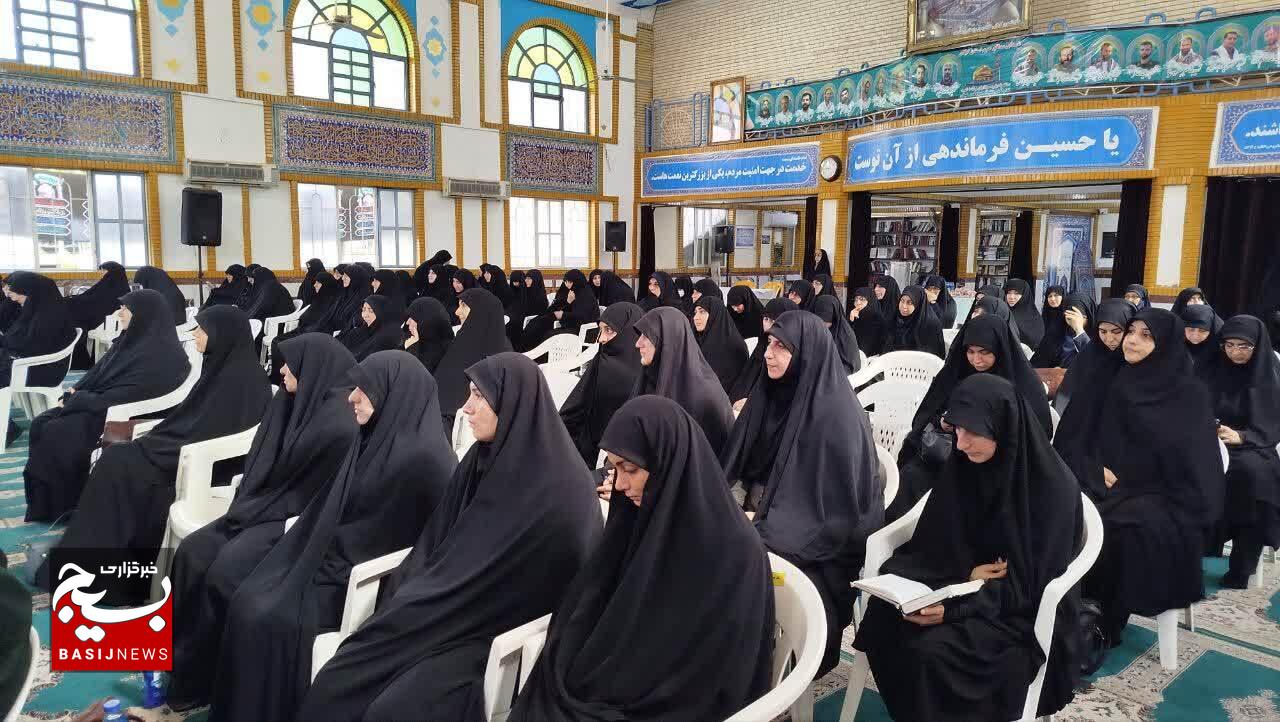 قرآن، راه نجات از فتنهها و پرچمدار تربیت نسل نوین اسلامی است قرآن، راه نجات از فتنهها و پرچمدار تربیت نسل نوین اسلامی است