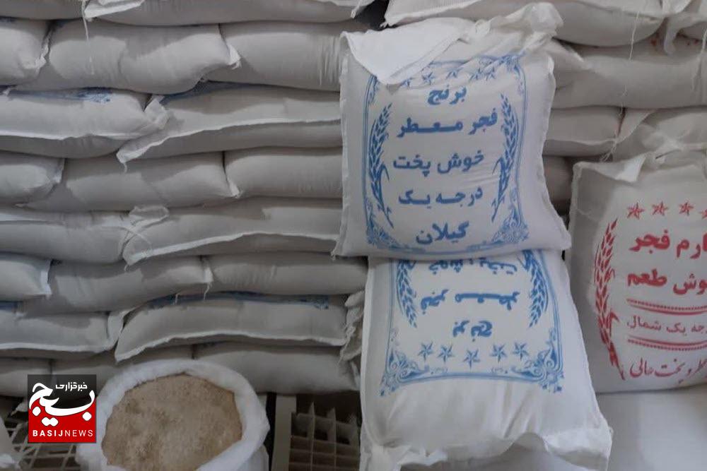 کشف ۴۲۰۰ کیلوگرم برنج تقلبی در همدان/پلمب فروشگاه متخلف در همدان