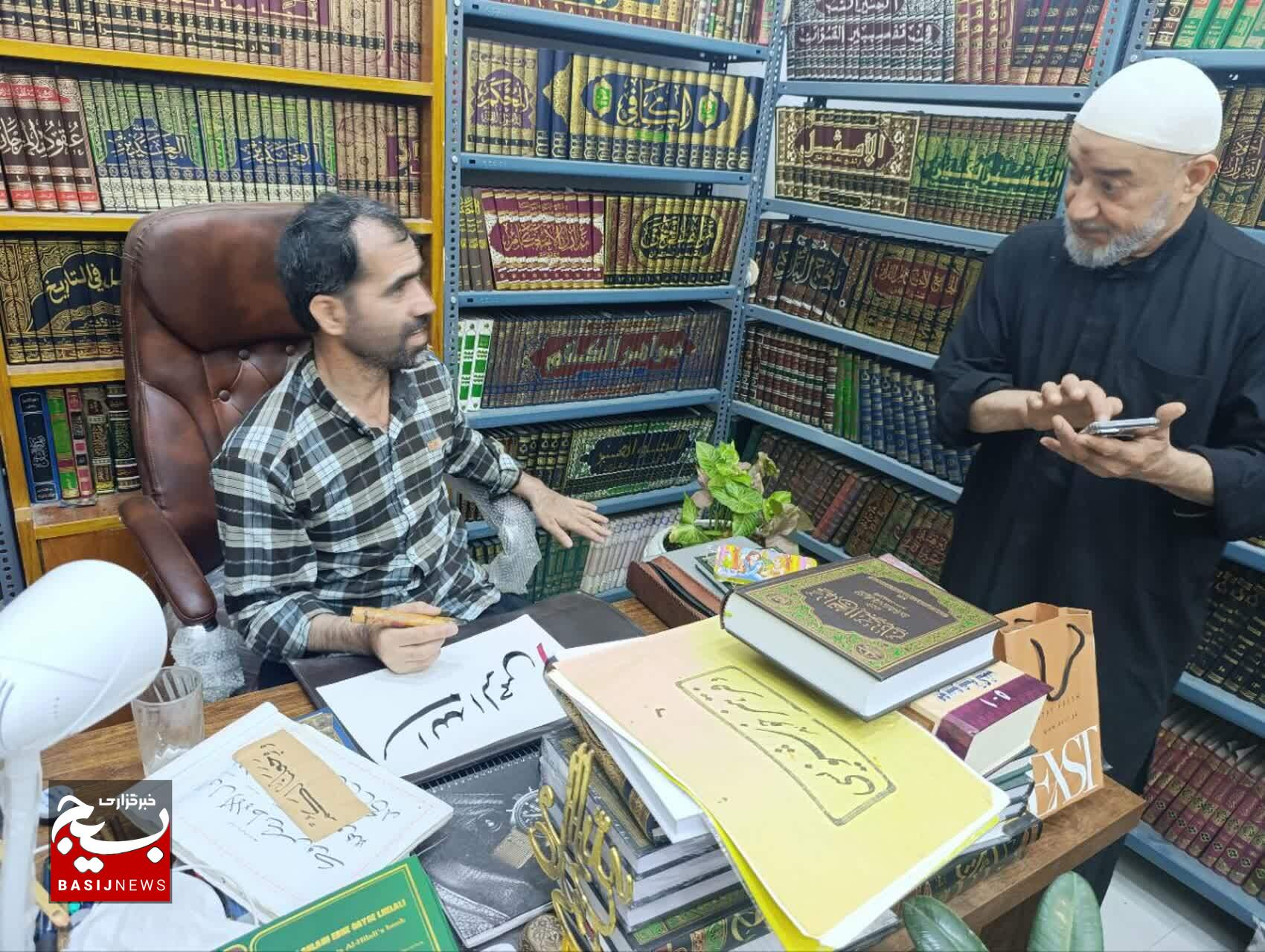 هنر خوشنویسی در مسیر پیاده‌روی اربعین/ سفری با کلمات به عشق ابا عبدالله الحسین(ع)