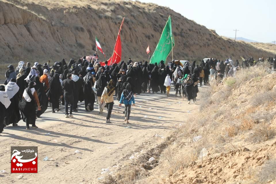 سیل عاشقان امام رضا علیه السلام در جاده‌های منتهی به مشهد