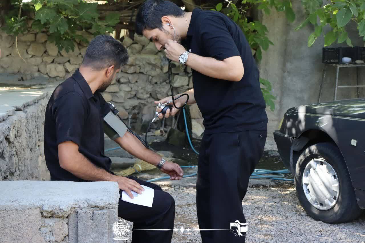 دستان پر مهر و محبت جهادگران کاشانی بر سر مردم لوداب