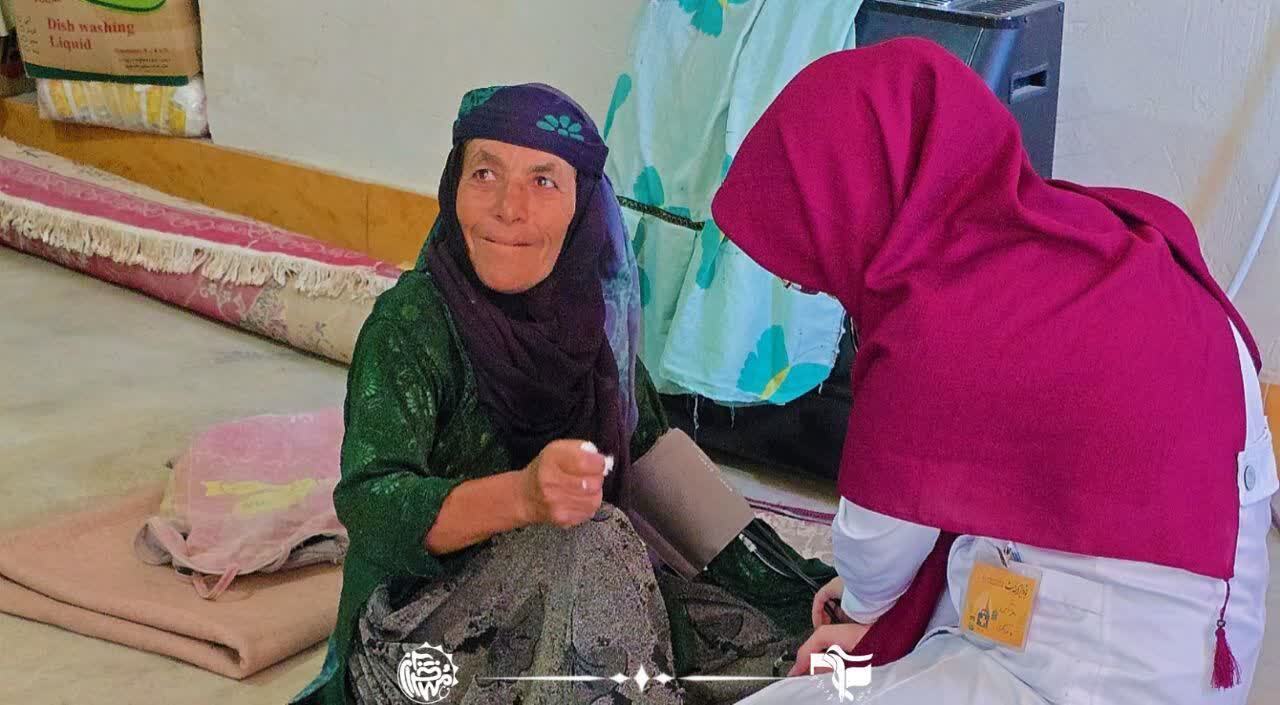 دستان پر مهر و محبت جهادگران کاشانی بر سر مردم لوداب