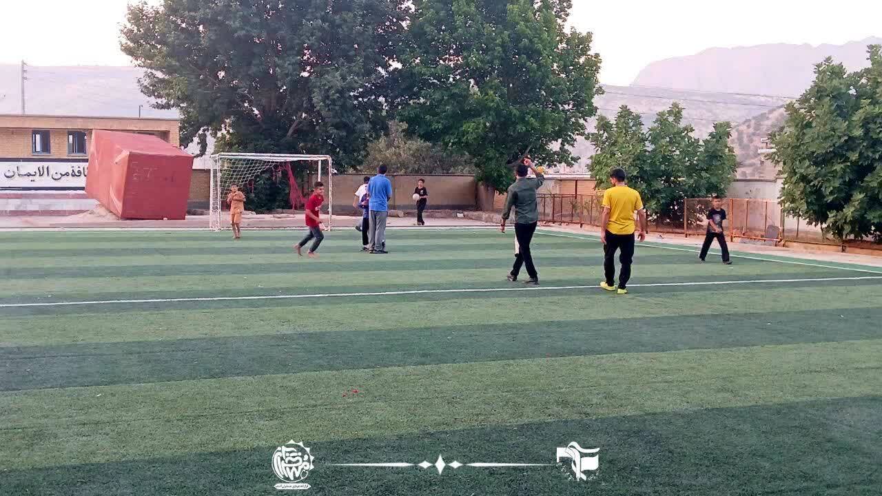 دستان پر مهر و محبت جهادگران کاشانی بر سر مردم لوداب