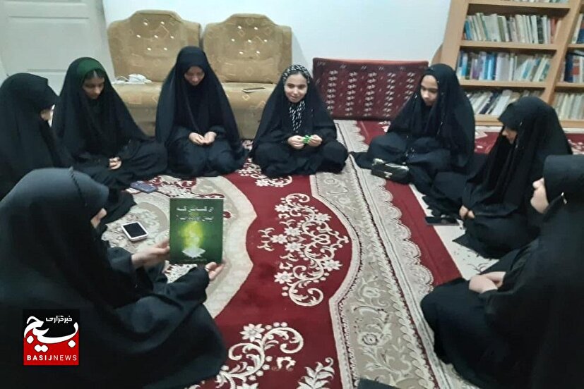 دورهمی نوجوانان باموضوع اهمیت حجاب در سرخه تشکیل شد