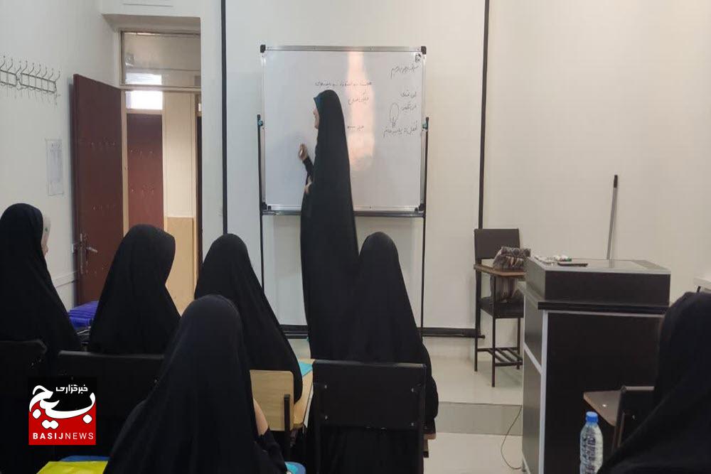 حضور ۱۵۰ بسیجی نهاوندی در دوره آموزشی «دانا»
