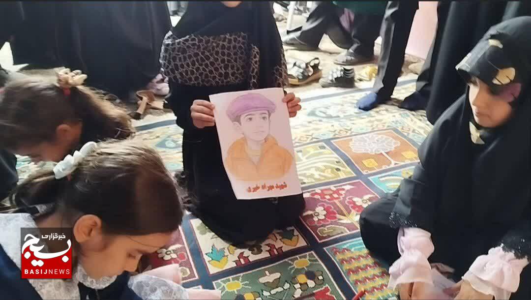 روایتی از تأثیر شهدا بر نسل نوجوان در حاشیه دومین کنگره ۸۰۰۰ شهید دفاع مقدس استان گیلان روایتی از تأثیر شهدا بر نسل نوجوان در حاشیه دومین کنگره ۸۰۰۰ شهید دفاع مقدس استان گیلان
