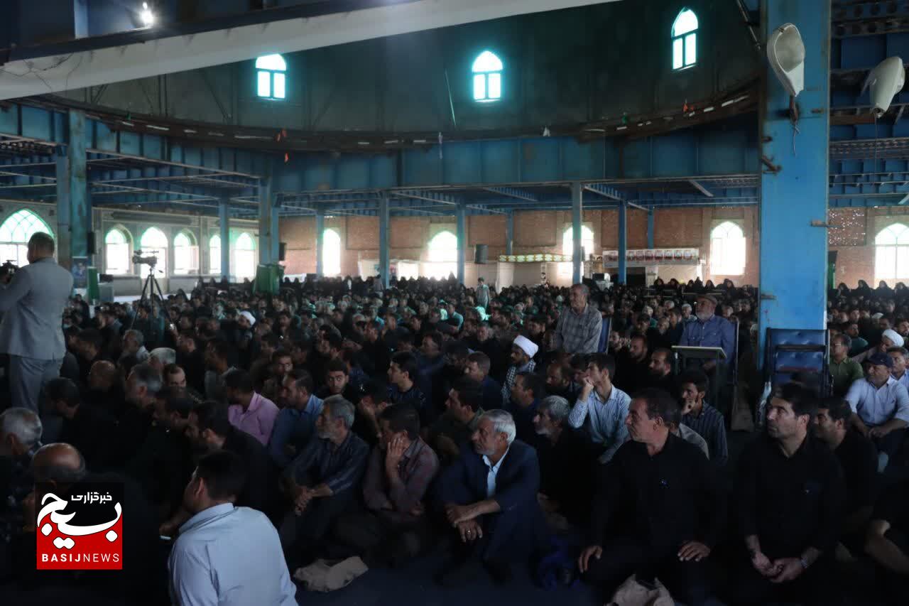 مراسم تشییع شهید حاج رحیم محمدی در شهرستان زرند