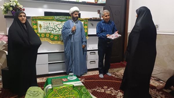 تجلیل و تقدیر از فعالان قرآنی و مذهبی در روستای چاه تلخ شمالی تجلیل و تقدیر از فعالان قرآنی و مذهبی در روستای چاه تلخ شمالی